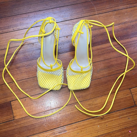 Yellow Heels - Picture 4 of 7